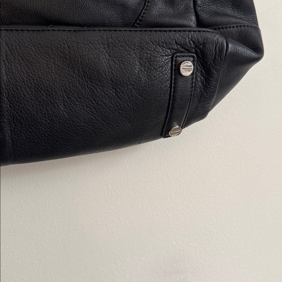 Rachel Zoe Elegant Black Leather Tote Bag - Picture 4 of 8